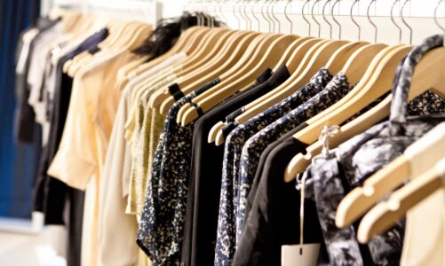 Best places to sell clothes for ecommerce